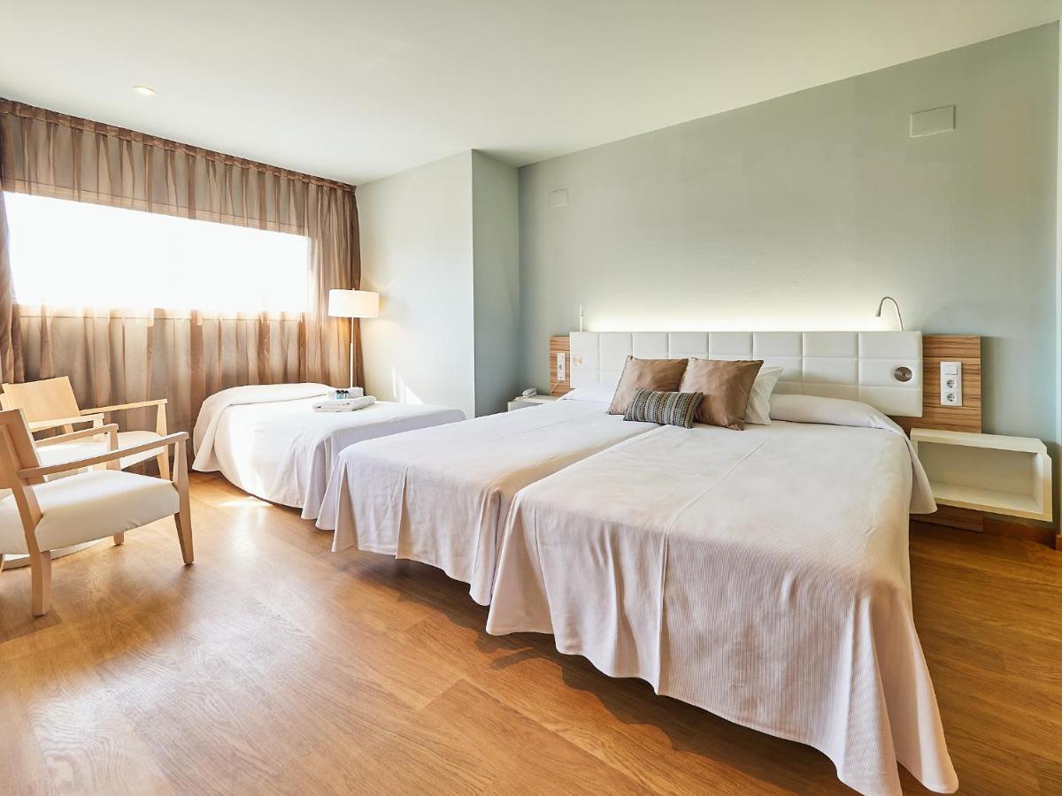 Monica Hotel Камбрілс Екстер'єр фото