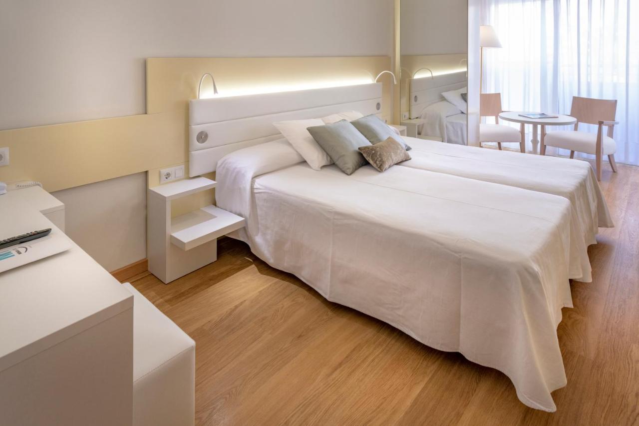 Monica Hotel Камбрілс Екстер'єр фото