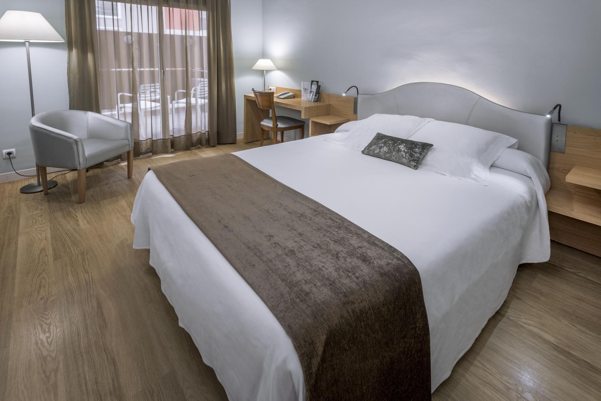 Monica Hotel Камбрілс Екстер'єр фото
