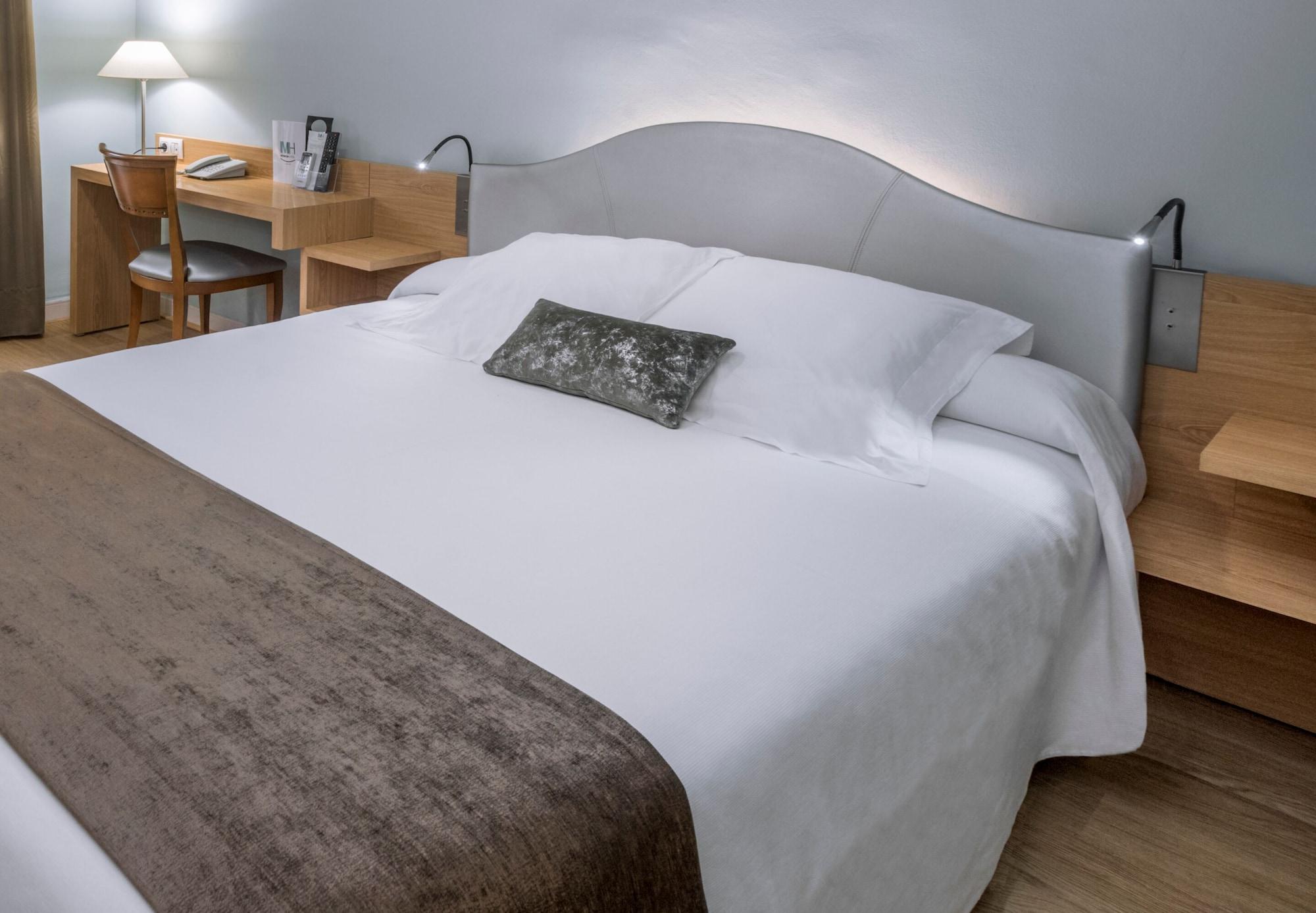 Monica Hotel Камбрілс Екстер'єр фото