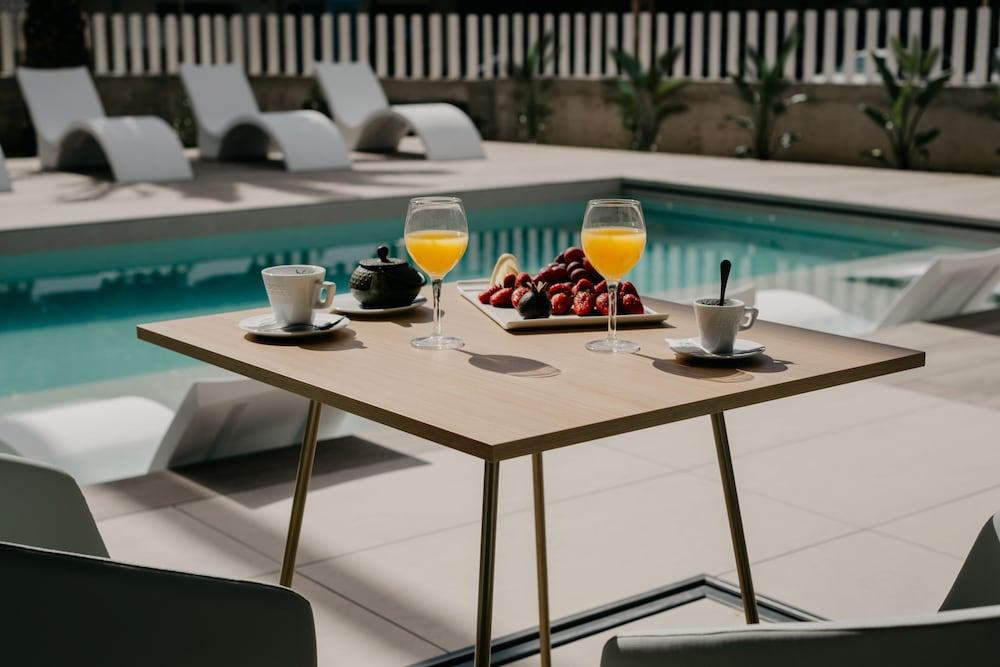 Monica Hotel Камбрілс Екстер'єр фото